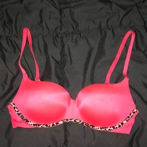 Pink Victoria Secrets push up bra